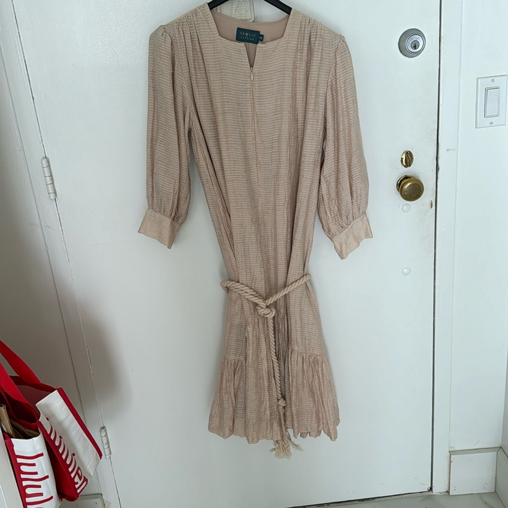 Sewlip dress